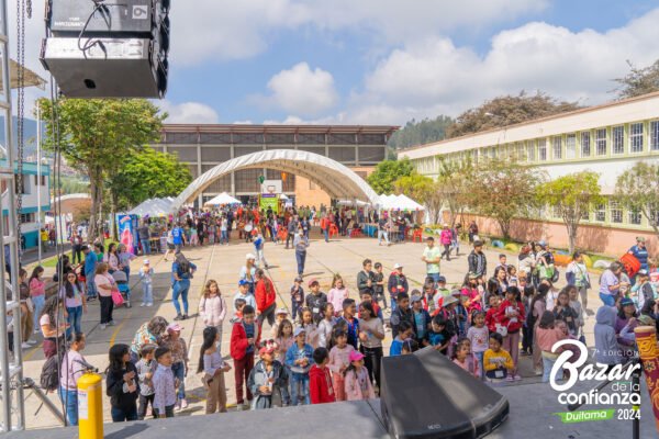 tarima-principal-bazar-de-la-confianza-boyaca-10