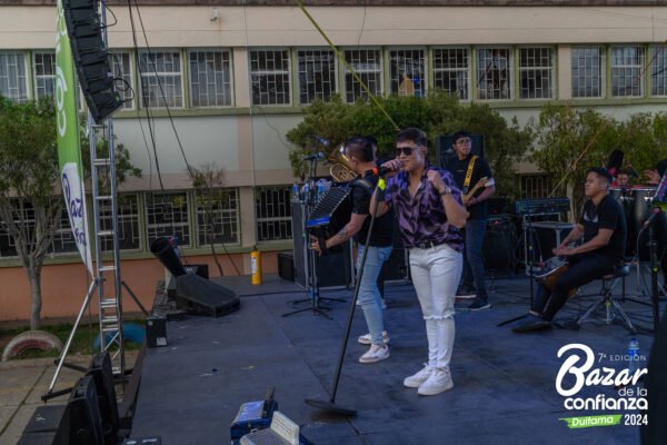 tarima-principal-bazar-de-la-confianza-boyaca-112