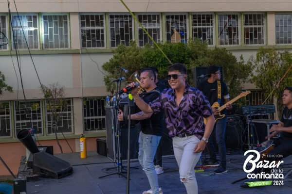 tarima-principal-bazar-de-la-confianza-boyaca-113