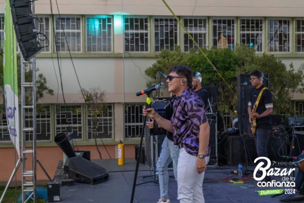 tarima-principal-bazar-de-la-confianza-boyaca-114