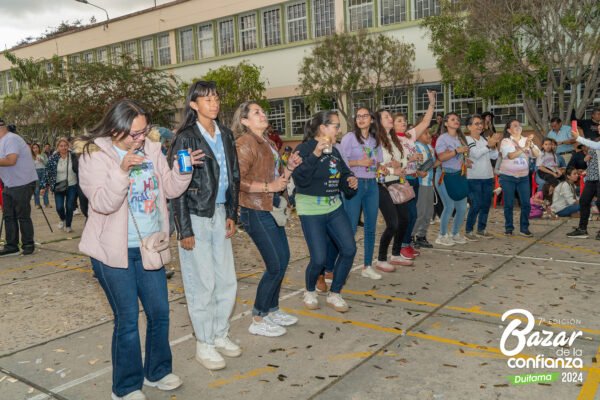 tarima-principal-bazar-de-la-confianza-boyaca-120