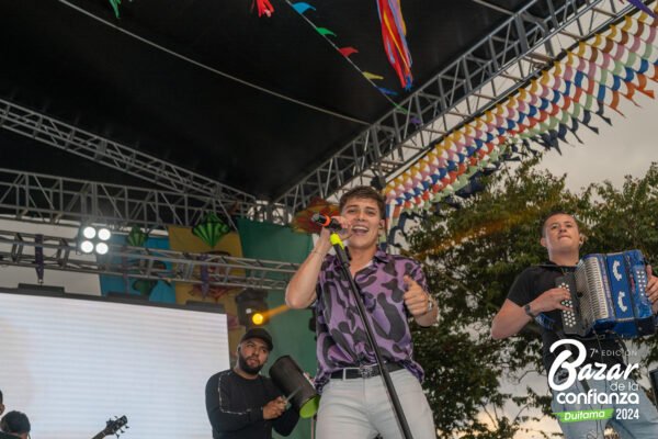 tarima-principal-bazar-de-la-confianza-boyaca-121