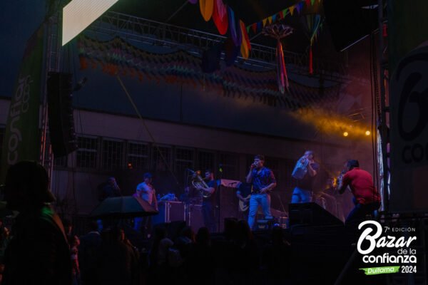 tarima-principal-bazar-de-la-confianza-boyaca-130