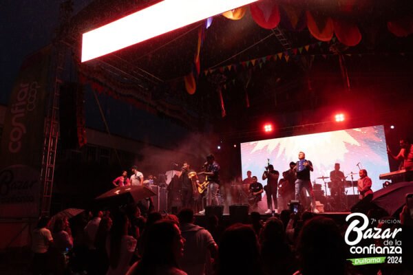 tarima-principal-bazar-de-la-confianza-boyaca-134