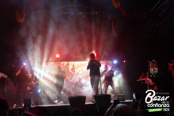 tarima-principal-bazar-de-la-confianza-boyaca-135