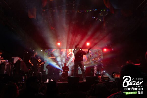 tarima-principal-bazar-de-la-confianza-boyaca-136