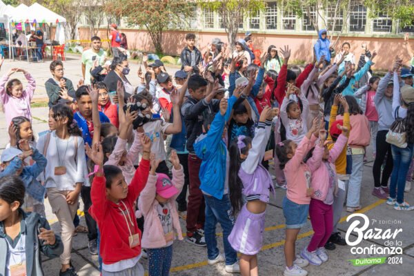 tarima-principal-bazar-de-la-confianza-boyaca-14