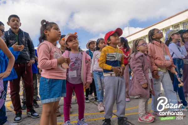 tarima-principal-bazar-de-la-confianza-boyaca-15
