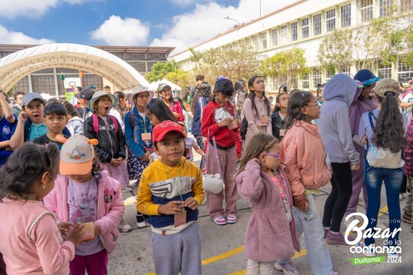tarima-principal-bazar-de-la-confianza-boyaca-16