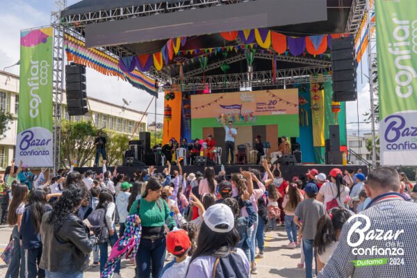 tarima-principal-bazar-de-la-confianza-boyaca-33