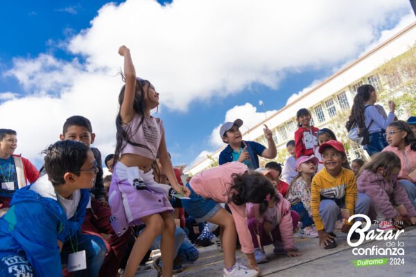 tarima-principal-bazar-de-la-confianza-boyaca-35
