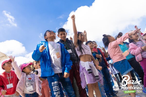 tarima-principal-bazar-de-la-confianza-boyaca-36