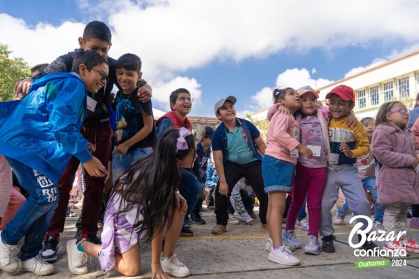 tarima-principal-bazar-de-la-confianza-boyaca-37