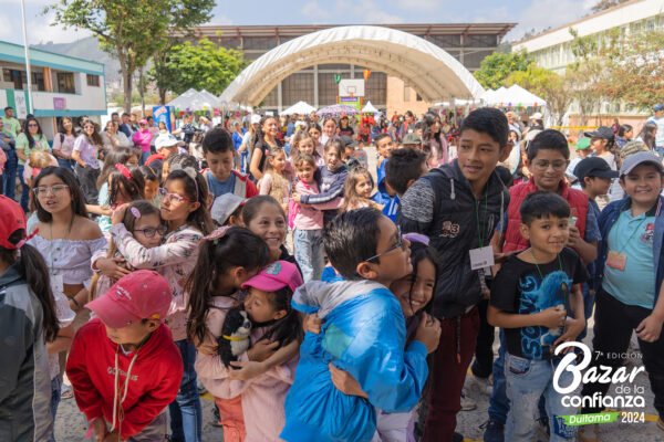 tarima-principal-bazar-de-la-confianza-boyaca-39