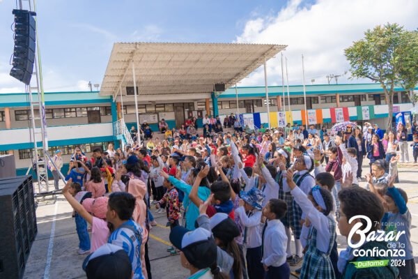 tarima-principal-bazar-de-la-confianza-boyaca-42