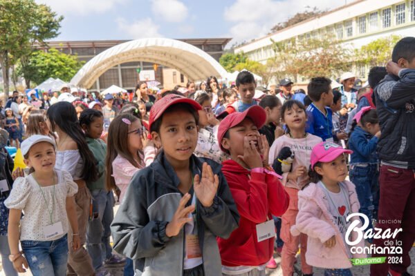 tarima-principal-bazar-de-la-confianza-boyaca-43