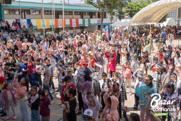 tarima-principal-bazar-de-la-confianza-boyaca-47