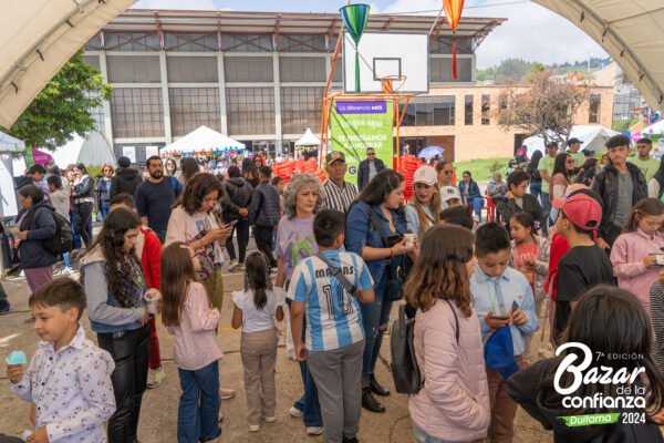 tarima-principal-bazar-de-la-confianza-boyaca-5