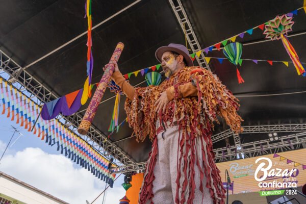 tarima-principal-bazar-de-la-confianza-boyaca-51