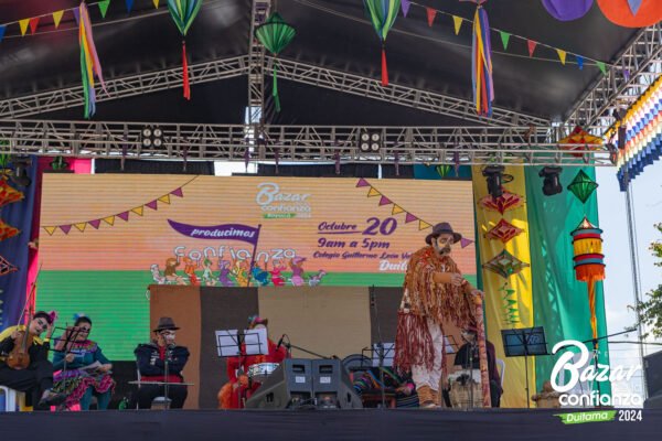 tarima-principal-bazar-de-la-confianza-boyaca-53