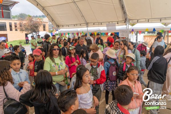 tarima-principal-bazar-de-la-confianza-boyaca-6