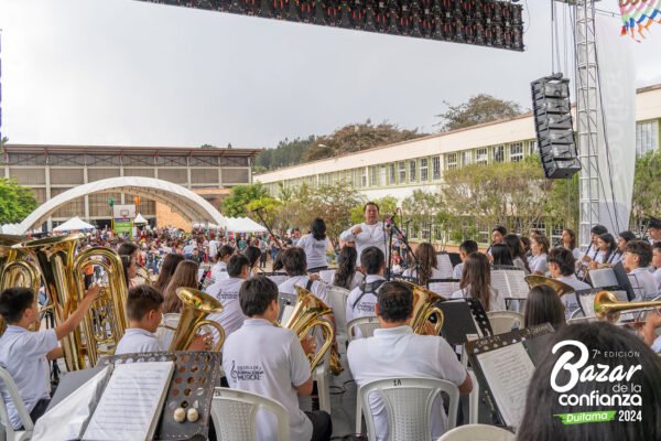 tarima-principal-bazar-de-la-confianza-boyaca-67