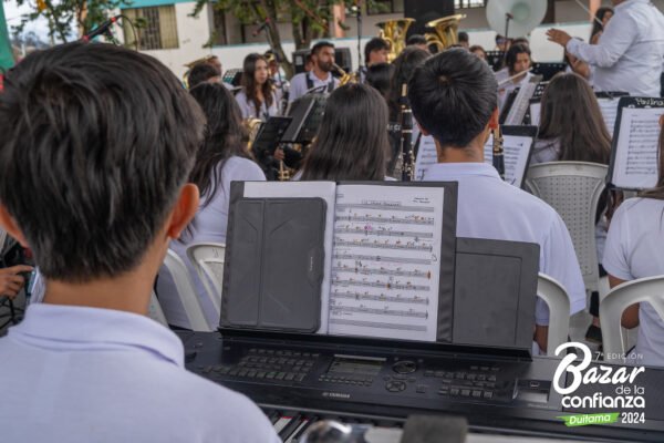 tarima-principal-bazar-de-la-confianza-boyaca-72