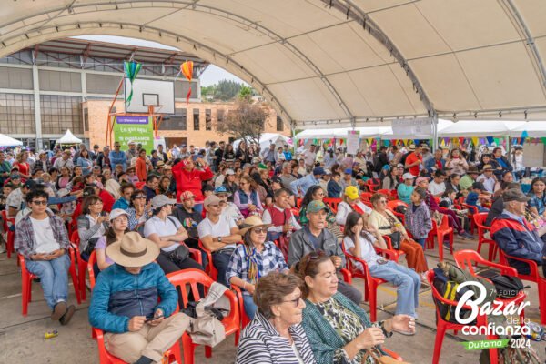 tarima-principal-bazar-de-la-confianza-boyaca-78