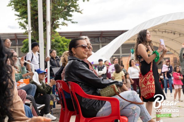 tarima-principal-bazar-de-la-confianza-boyaca-83