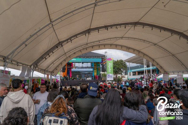 tarima-principal-bazar-de-la-confianza-boyaca-91