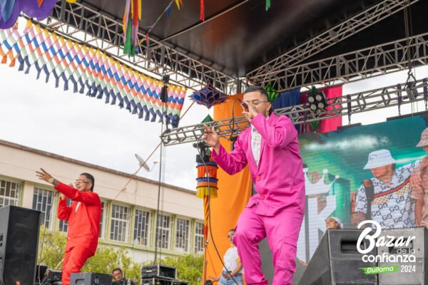 tarima-principal-bazar-de-la-confianza-boyaca-94