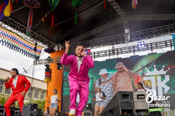 tarima-principal-bazar-de-la-confianza-boyaca-97