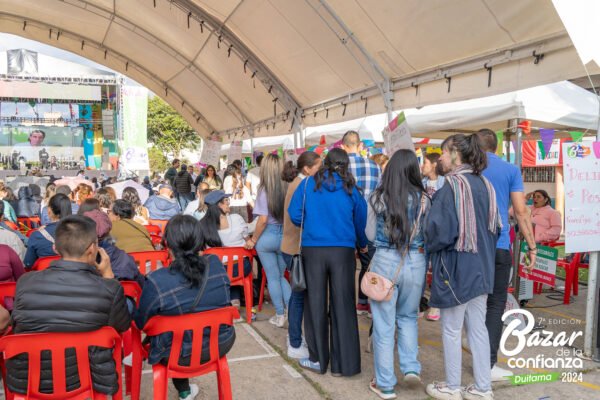 tarima-principal-bazar-de-la-confianza-boyaca-99