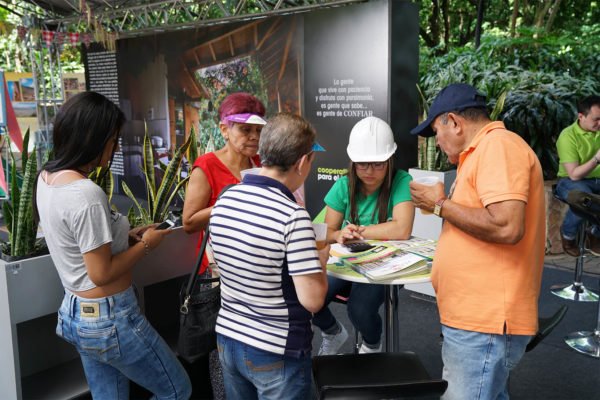 Bazar-de-la-confianza-Confiar-2017-26