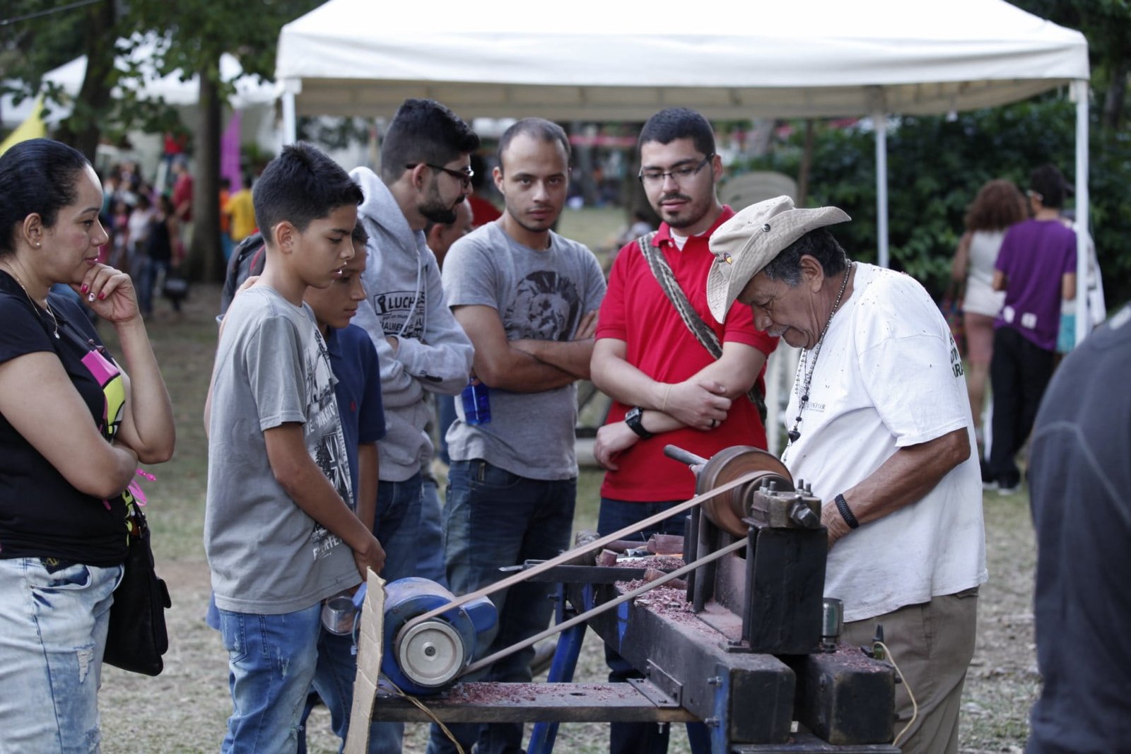 El Bazar de la Confianza, El Bazar de la Esperanza – Verónica López