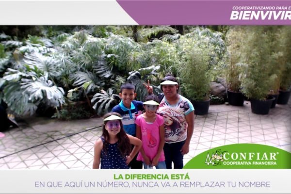 foto-bazar-de-la-confianza-2016-189