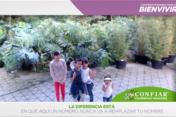 foto-bazar-de-la-confianza-2016-378