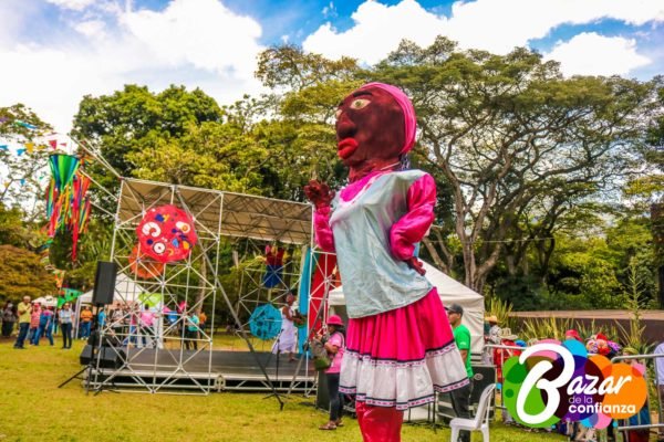 Artistas_Itinerantes_-Bazar_de_la_Confianza-30