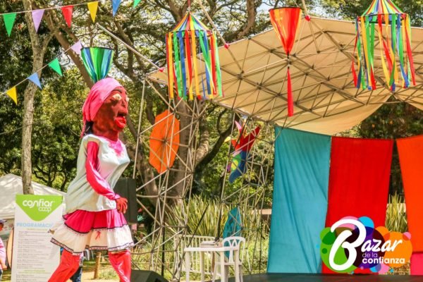 Artistas_Itinerantes_-Bazar_de_la_Confianza-34