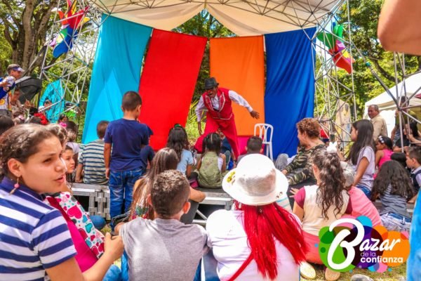 Artistas_Itinerantes_-Bazar_de_la_Confianza-44