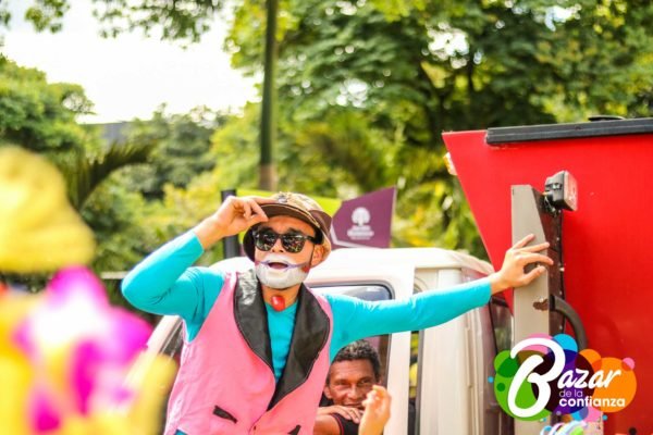 Artistas_Itinerantes_-Bazar_de_la_Confianza-76