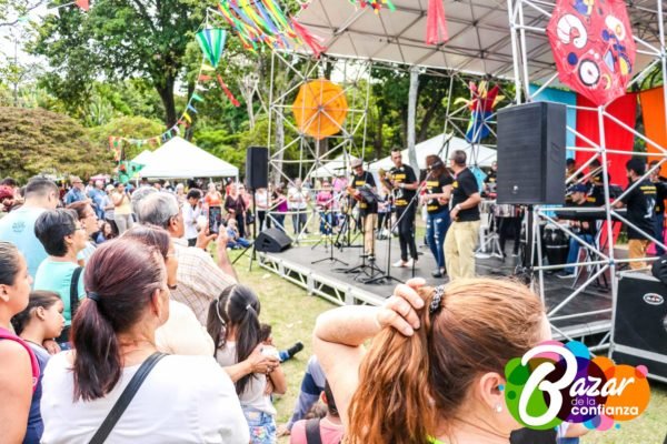 Artistas_Itinerantes_-Bazar_de_la_Confianza-77