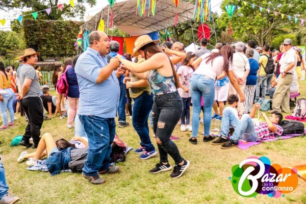 Artistas_Itinerantes_-Bazar_de_la_Confianza-87