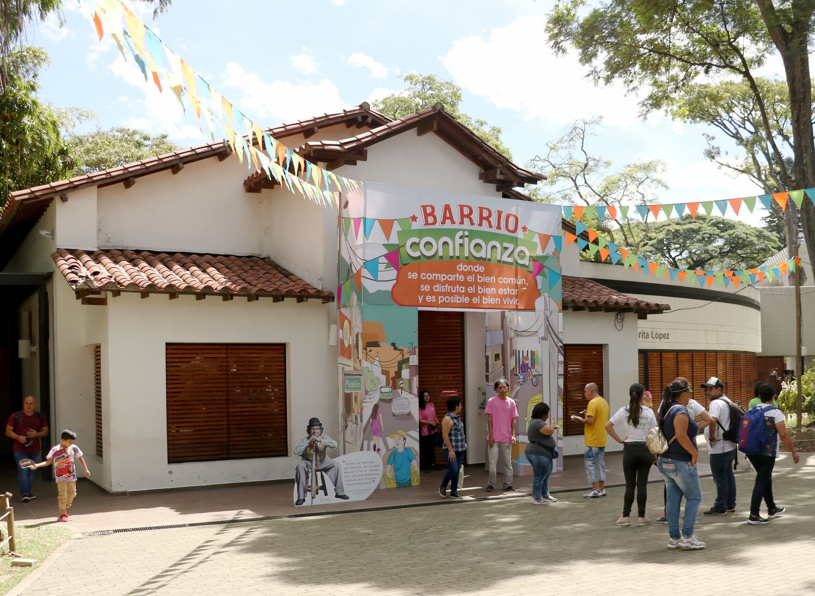 22 mil personas celebraron los 20 años del Bazar de la Confianza