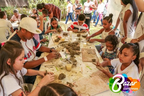 Confiar_en_la_Juventud_-Bazar_de_la_Confianza-32