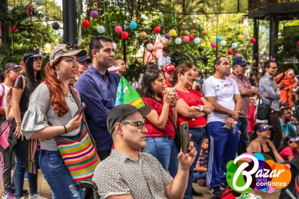 Tarima_Principal_-Bazar_de_la_Confianza-16