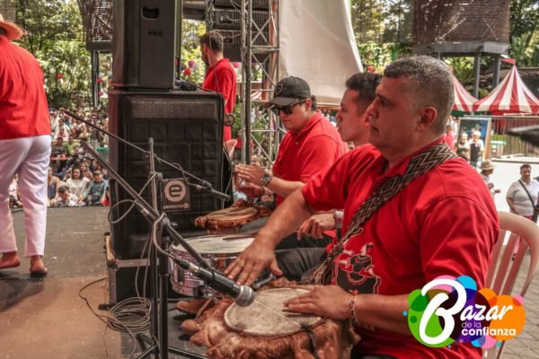 Tarima_Principal_-Bazar_de_la_Confianza-23