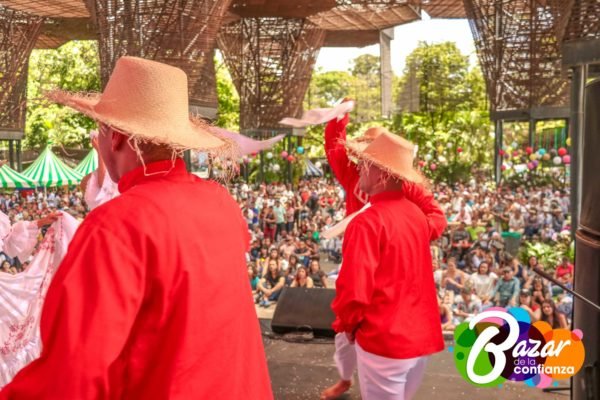 Tarima_Principal_-Bazar_de_la_Confianza-25