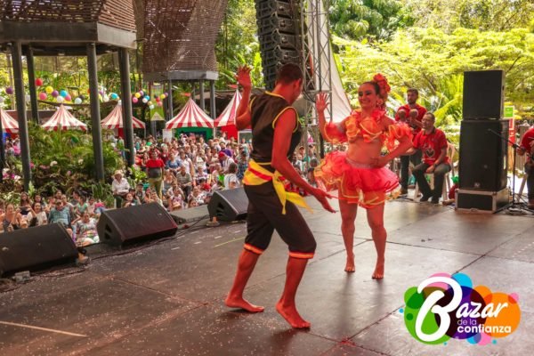 Tarima_Principal_-Bazar_de_la_Confianza-33