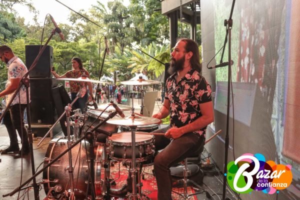 Tarima_Principal_-Bazar_de_la_Confianza-45